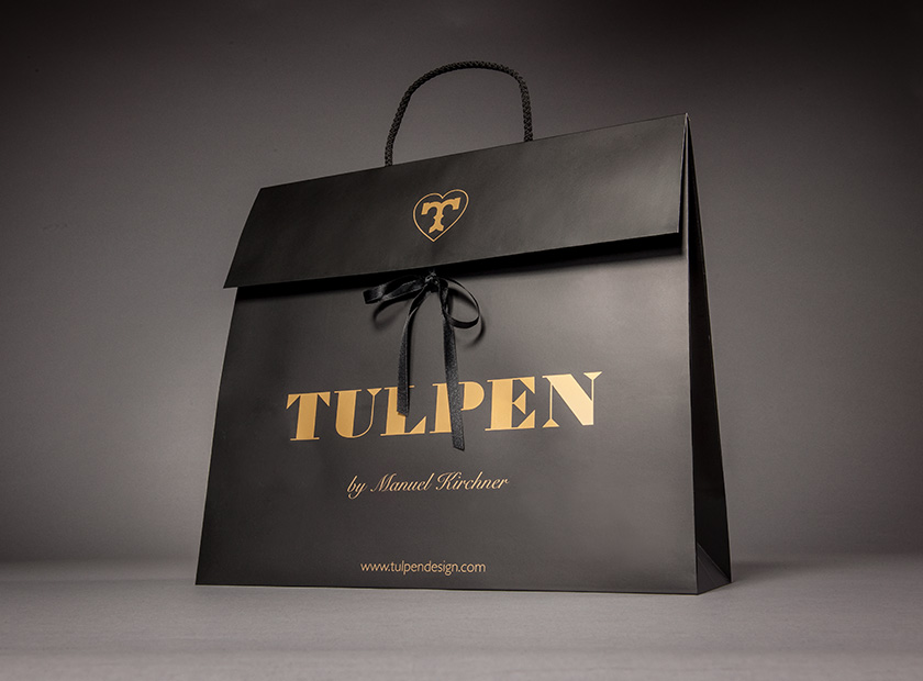 Paper gift bag with cover flap and bow, TULPEN motif