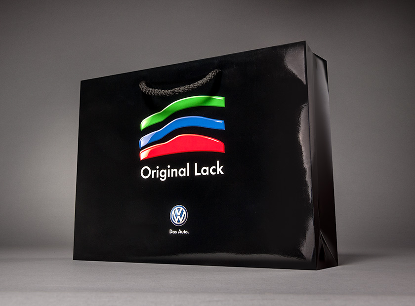 Printed paper bag with cord, VW logo